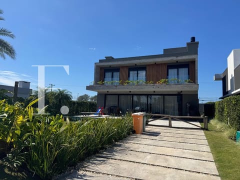 Sobrado com 217m², 5 dormitórios, 5 suítes, 4 vagas, Malibu em Xangri-Lá