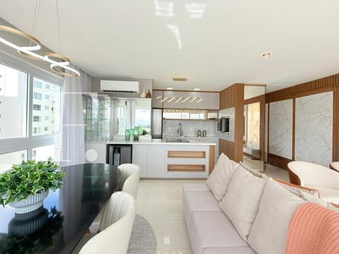 Apartamento com 143m², 3 dormitórios, 1 suíte, 2 vagas, Edifício Premium em Capão da Canoa