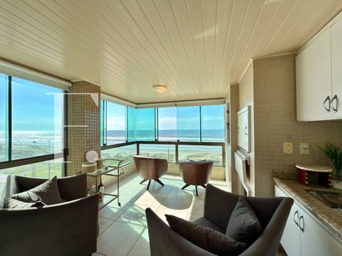 Apartamento com 120m², 3 dormitórios, 1 suíte, 2 vagas, Residencial Vitoria Plaza em Capão da Canoa