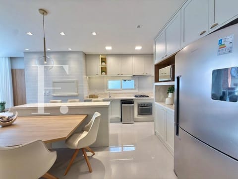 Apartamento com 150m², 3 dormitórios, 3 suítes, 2 vagas, Mirage em Capão da Canoa