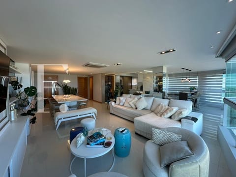 Apartamento com 188m², 4 dormitórios, 4 suítes, 2 vagas, Residencial Nilo Martinello em Capão da Canoa