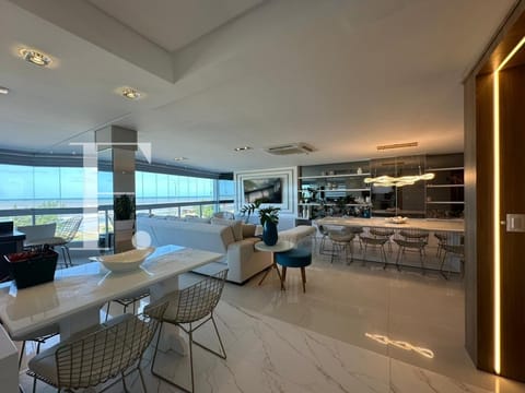 Apartamento com 188m², 4 dormitórios, 4 suítes, 2 vagas, Residencial Nilo Martinello em Capão da Canoa