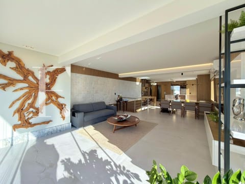 Apartamento com 396m², 4 dormitórios, 2 suítes, 4 vagas, Ocean Palace em Capão da Canoa