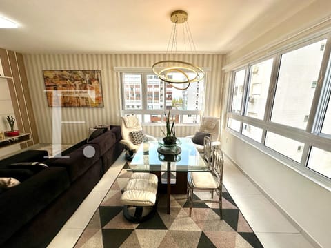 Apartamento com 76m², 2 dormitórios, 2 suítes, 1 vaga, La Rambla em Capão da Canoa