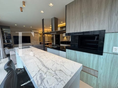 Apartamento com 130m², 3 dormitórios, 1 suíte, 2 vagas, Edifício Estella em Capão da Canoa