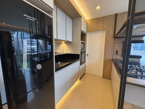 Apartamento com 130m², 3 dormitórios, 1 suíte, 2 vagas, Edifício Estella em Capão da Canoa