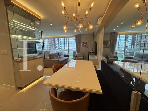 Apartamento com 130m², 3 dormitórios, 1 suíte, 2 vagas, Edifício Estella em Capão da Canoa