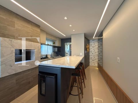 Apartamento com 135m², 3 dormitórios, 1 suíte, 2 vagas, Via Del Mare em Capão da Canoa