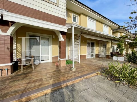 Sobrado com 87m², 2 dormitórios, 1 suíte, 2 vagas, Pacific em Xangri-Lá