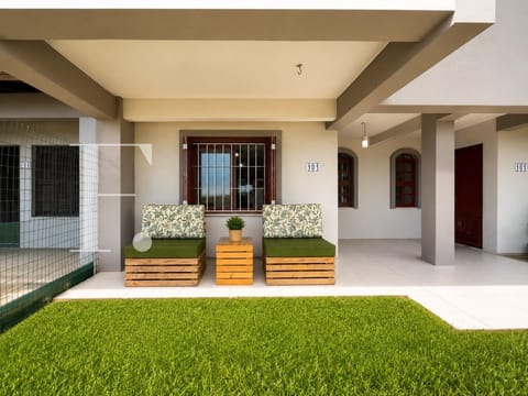 Duplex com 107m², 2 dormitórios, 2 suítes, 1 vaga, Residencial Morada do Sol em Xangri-Lá