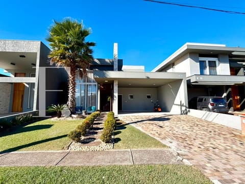 Casa Condomínio com 212m², 4 dormitórios, 4 suítes, 2 vagas, Capão Ilhas Resort em Capão da Canoa