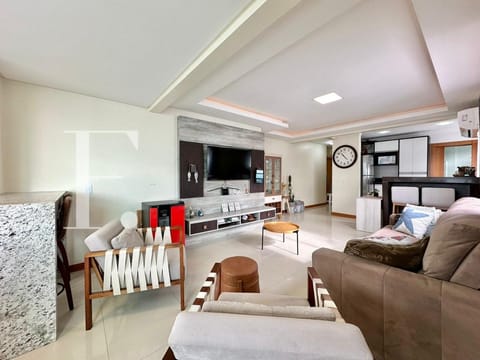 Apartamento com 118m², 3 dormitórios, 1 suíte, 2 vagas, Residencial Street Tower em Capão da Canoa
