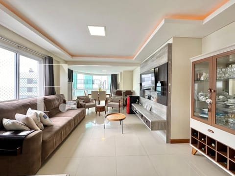 Apartamento com 118m², 3 dormitórios, 1 suíte, 2 vagas, Residencial Street Tower em Capão da Canoa