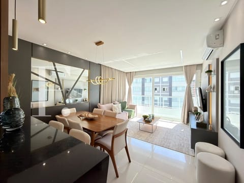Apartamento com 96m², 3 dormitórios, 1 suíte, 2 vagas, Absoluto Palace em Capão da Canoa