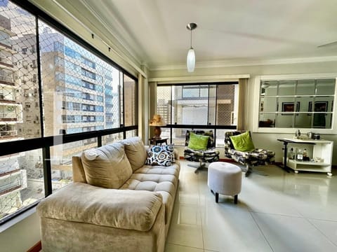 Apartamento com 83m², 2 dormitórios, 1 suíte, 1 vaga, Palazzo Vitalita em Capão da Canoa
