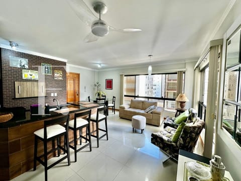 Apartamento com 83m², 2 dormitórios, 1 suíte, 1 vaga, Palazzo Vitalita em Capão da Canoa