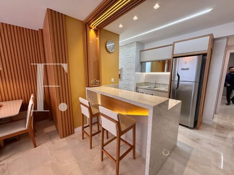Apartamento com 73m², 2 dormitórios, 1 suíte, 1 vaga, Plaza Mayor em Capão da Canoa