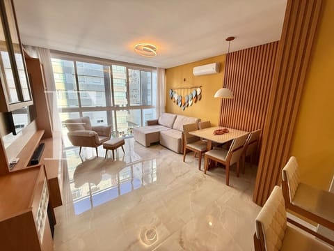 Apartamento com 73m², 2 dormitórios, 1 suíte, 1 vaga, Plaza Mayor em Capão da Canoa
