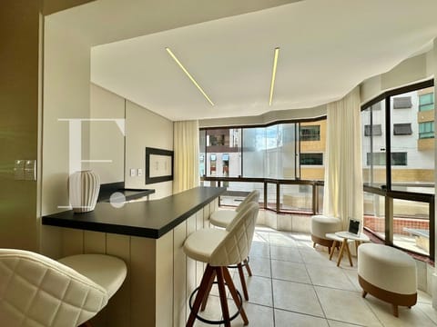 Apartamento com 250m², 3 dormitórios, 1 suíte, 1 vaga, Katrine em Capão da Canoa