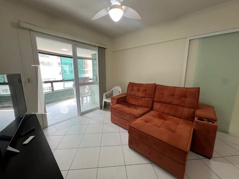 Apartamento com 87m², 2 dormitórios, 1 suíte, 1 vaga, Edifício Hannover em Capão da Canoa