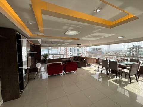 Apartamento com 143m², 3 dormitórios, 1 suíte, 2 vagas, Daniel Candido em Capão da Canoa