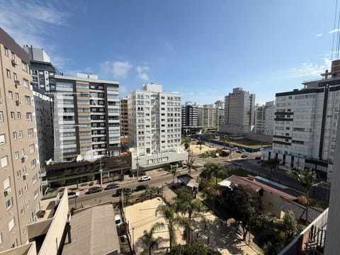 Apartamento com 117m², 3 dormitórios, 1 suíte, 2 vagas, Edifício Sydney em Capão da Canoa