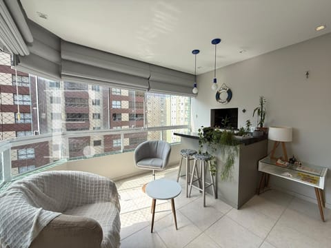 Apartamento com 117m², 3 dormitórios, 1 suíte, 2 vagas, Edifício Sydney em Capão da Canoa