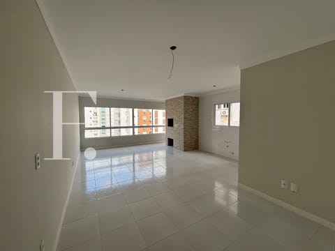 Apartamento com 92m², 3 dormitórios, 1 suíte, 2 vagas, Summer Beach em Capão da Canoa