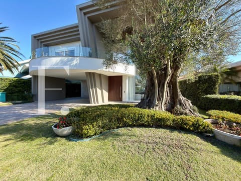 Sobrado com 370m², 4 dormitórios, 4 suítes, 2 vagas, Bosques de Atlântida em Xangri-Lá