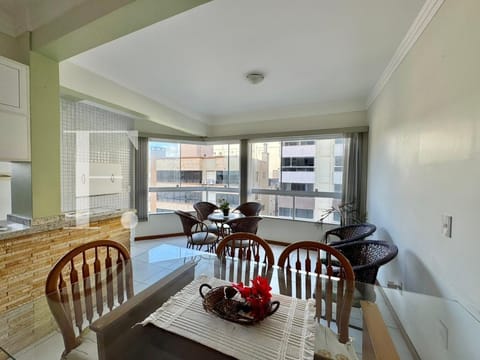 Apartamento com 89m², 2 dormitórios, 1 suíte, 1 vaga, Monte Reale em Capão da Canoa