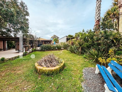 Casa com 200m², 3 dormitórios, 1 suíte, 4 vagas, no bairro Noiva do Mar em Xangri-Lá