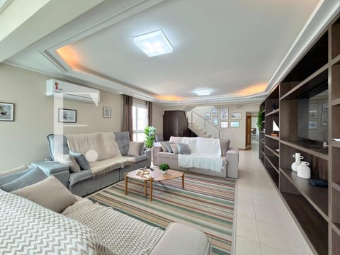 Apartamento com 207m², 2 dormitórios, 2 suítes, 2 vagas, Edifício Luxor em Capão da Canoa