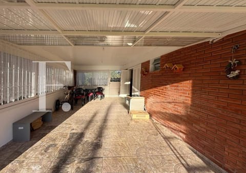 Casa com 115m², 3 dormitórios, 1 suíte, 2 vagas, no bairro Atlântida em Xangri-Lá