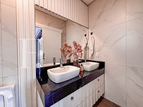 Casa Condomínio com 250m², 4 dormitórios, 4 suítes, 1 vaga, Sunset em Xangri-Lá