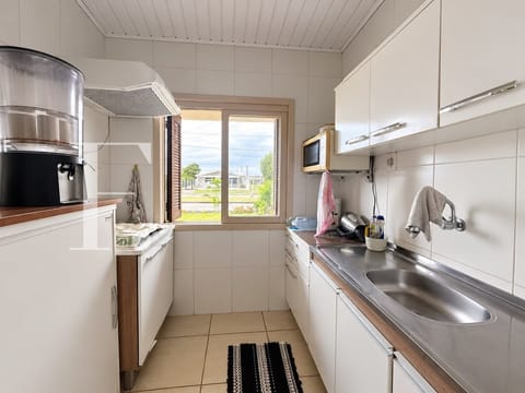 Casa com 136m², 2 dormitórios, 1 vaga, no bairro Rainha do Mar em Xangri-Lá