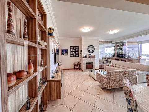 Apartamento com 147m², 3 dormitórios, 1 suíte, 1 vaga, Edifício Oceania em Xangri-Lá