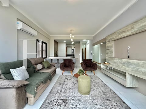Apartamento com 96m², 2 dormitórios, 1 suíte, 1 vaga, Via Apia em Capão da Canoa