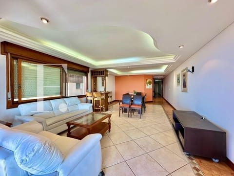 Apartamento com 179m², 3 dormitórios, 1 suíte, 2 vagas, Edifício Beira Mar em Capão da Canoa