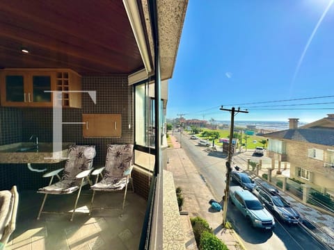 Apartamento com 179m², 3 dormitórios, 1 suíte, 2 vagas, Edifício Beira Mar em Capão da Canoa