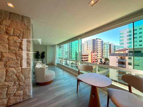 Apartamento com 98m², 2 dormitórios, 1 suíte, 1 vaga, Arcos da Avenida em Capão da Canoa