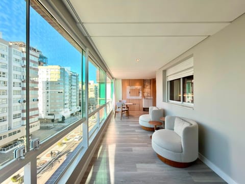 Apartamento com 98m², 2 dormitórios, 1 suíte, 1 vaga, Arcos da Avenida em Capão da Canoa