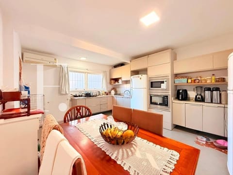 Casa com 118m², 3 dormitórios, 1 suíte, 1 vaga, no bairro Noiva do Mar em Xangri-Lá
