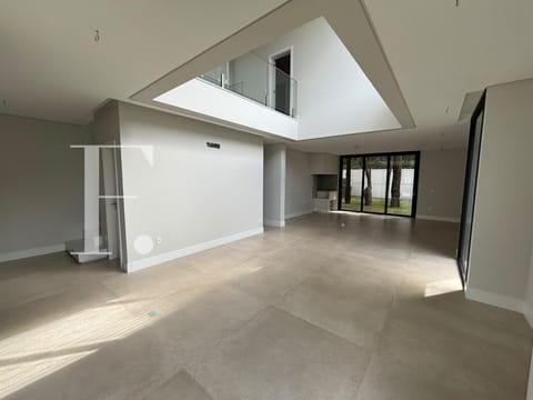 Sobrado com 224m², 3 dormitórios, 3 suítes, 1 vaga, Amaná em Xangri-Lá
