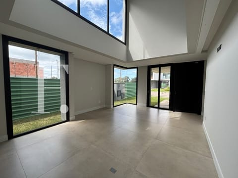 Sobrado com 224m², 3 dormitórios, 3 suítes, 1 vaga, Amaná em Xangri-Lá