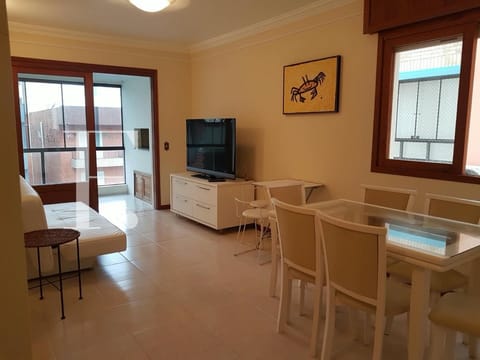 Apartamento com 73m², 2 dormitórios, 1 suíte, 1 vaga, Célio Marques Fernandes em Capão da Canoa