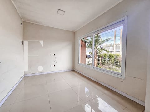 Casa com 74m², 2 dormitórios, 1 suíte, 1 vaga, no bairro Noiva do Mar em Xangri-Lá