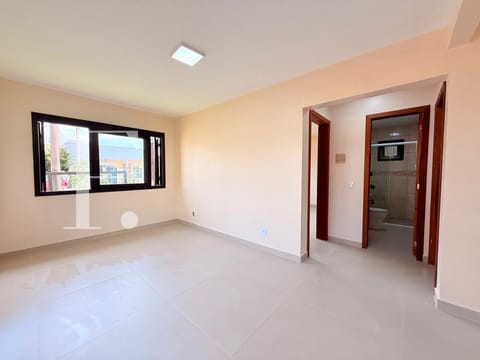 Casa com 60m², 2 dormitórios, 1 vaga, no bairro Arpoador em Xangri-Lá