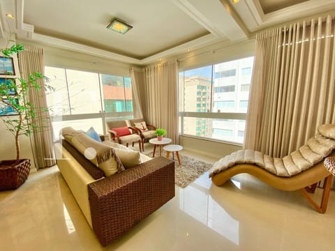 Apartamento com 106m², 2 dormitórios, 1 suíte, 1 vaga, Residencial Tiaraju em Capão da Canoa