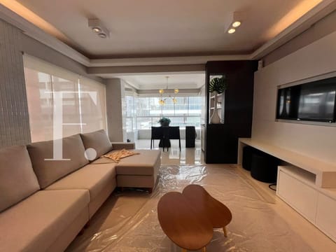 Apartamento com 109m², 3 dormitórios, 1 suíte, 2 vagas, Edifício Acquamarine em Capão da Canoa