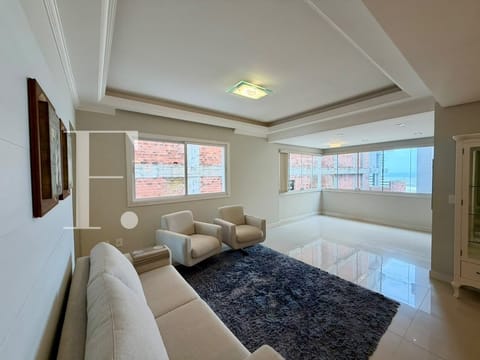 Apartamento com 132m², 3 dormitórios, 2 suítes, 2 vagas, Mirante da Beira-Mar em Capão da Canoa